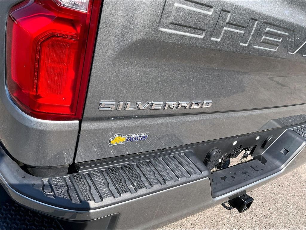 Used 2023 Gray Chevrolet RST image 29