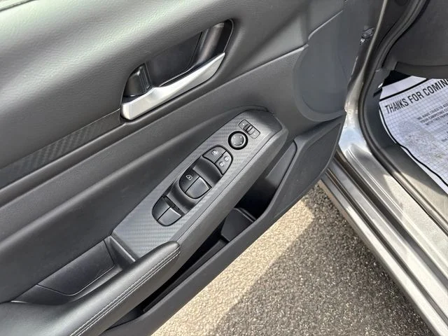 Used 2025 Gun Metallic Nissan 2.5 SV image 18