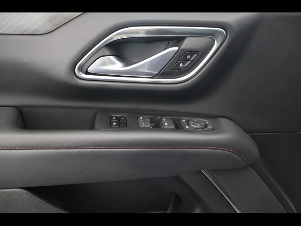 Used 2022 White Chevrolet RST image 27