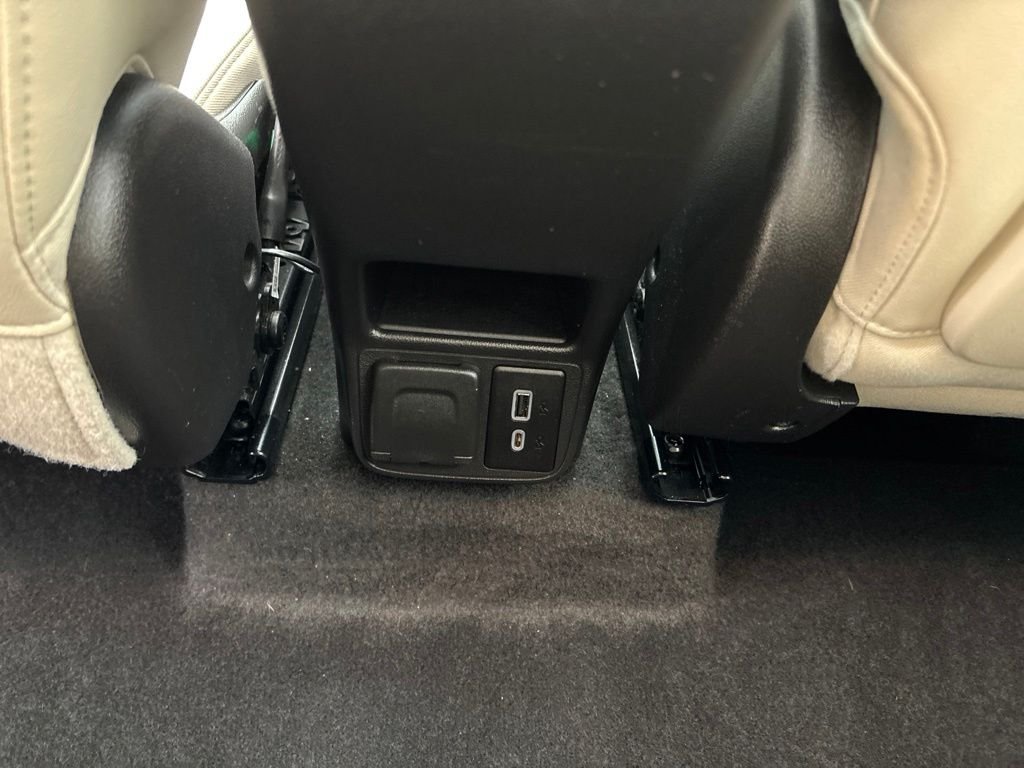 Used 2021 White Frost Buick Essence image 35