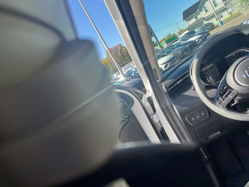 Used 2023 White Hyundai SEL image 10