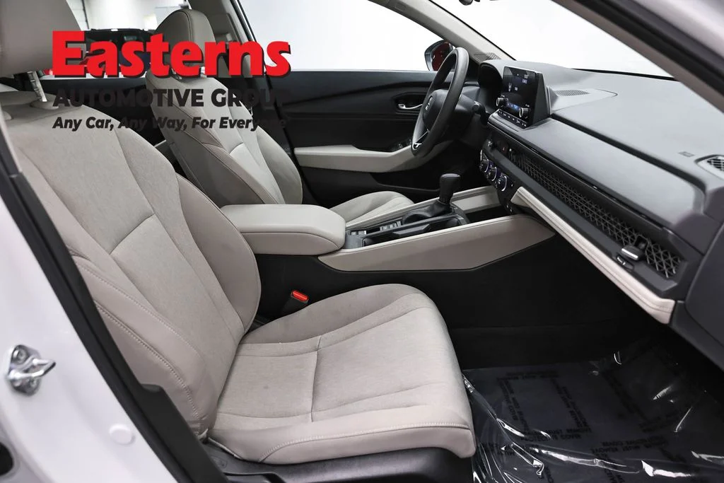Used 2024 White Honda EX image 23