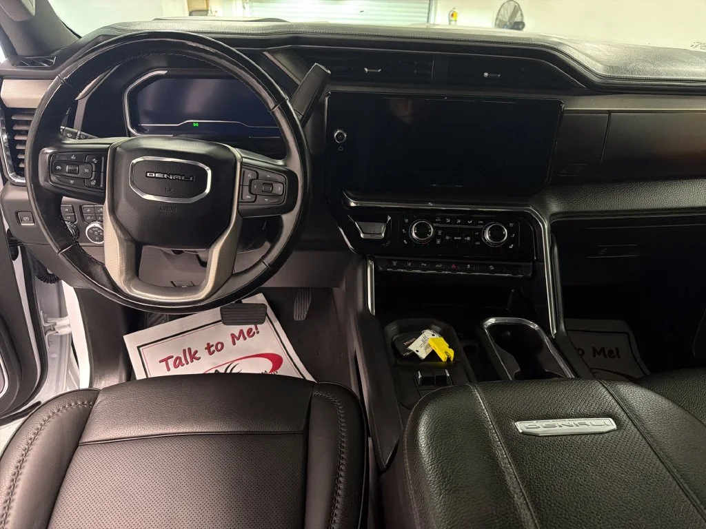 Used 2024 White GMC Denali image 17