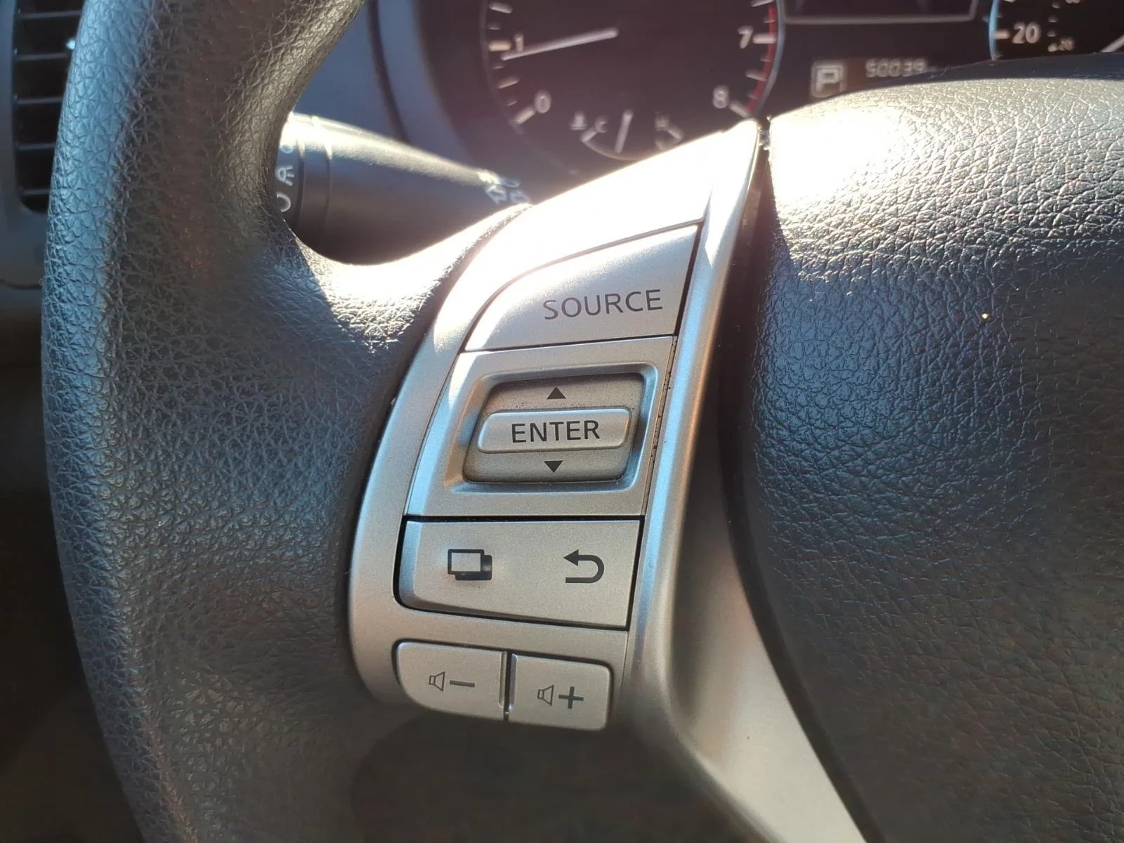 Used 2014 Gun Metallic Nissan 2.5 S image 13