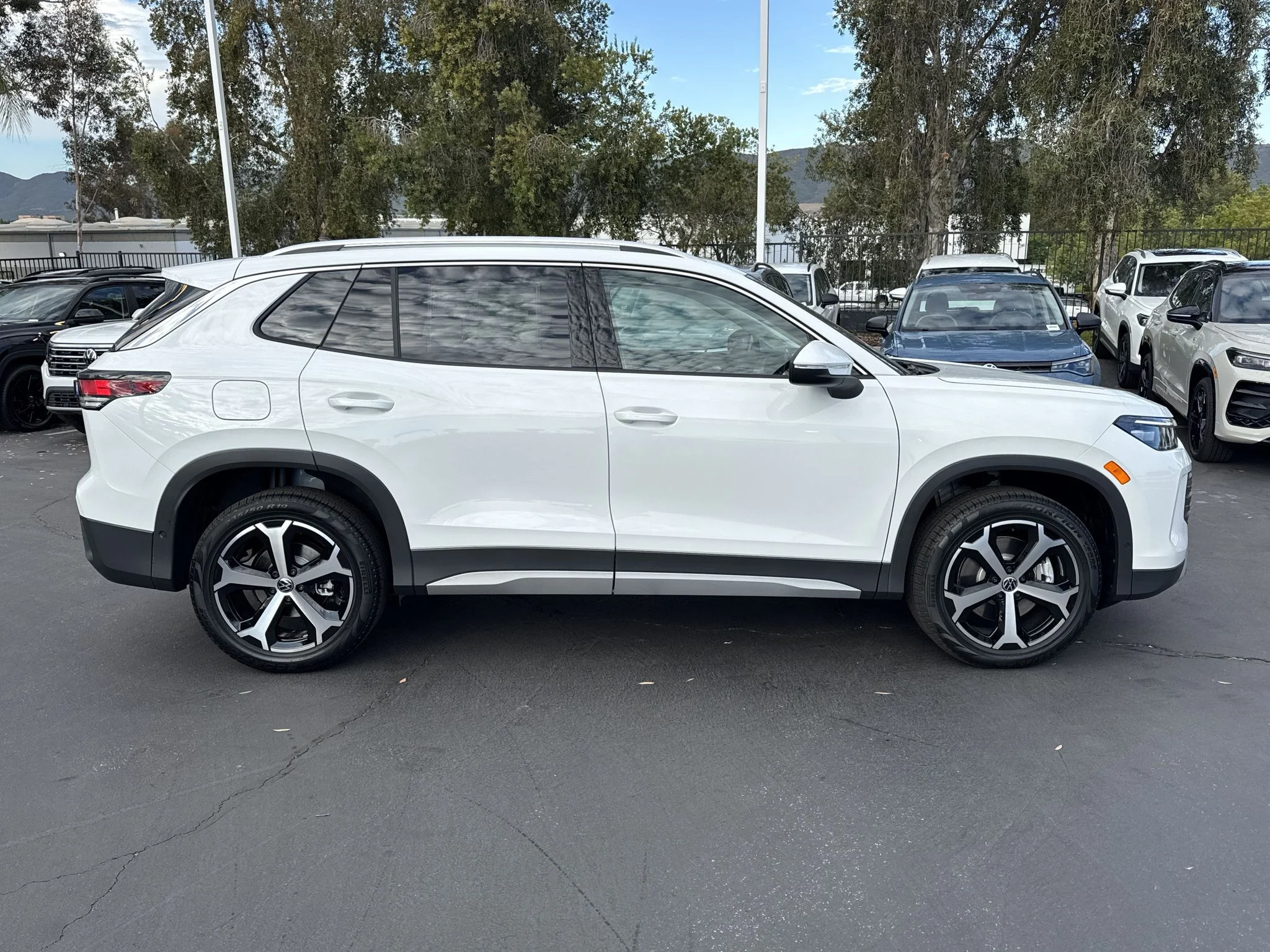 New 2026 Pure White Volkswagen SE image 8