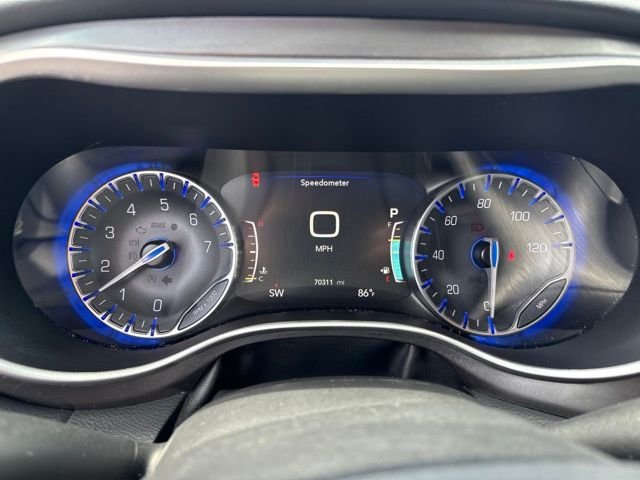 Used 2024 Black Chrysler Touring L image 19