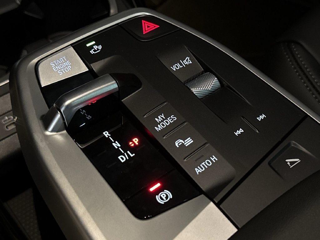 New 2027 Black Sapphire Metallic BMW xDrive28i image 20