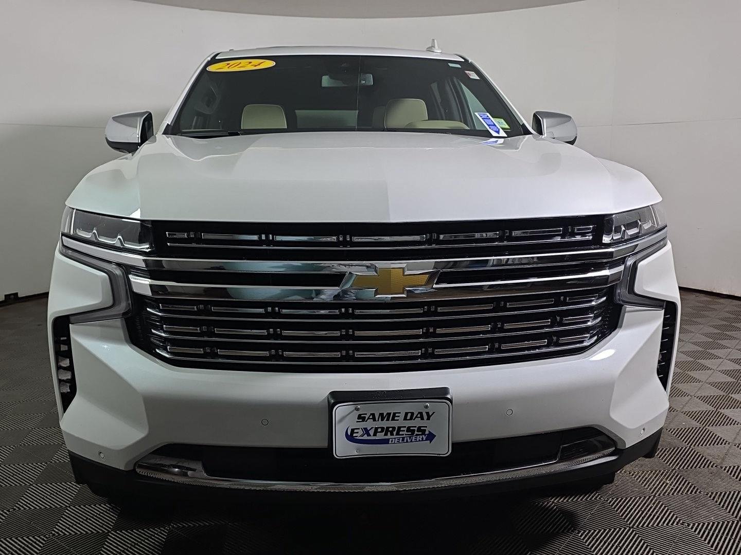 Used 2024 Iridescent Pearl Tricoat Chevrolet Premier image 8