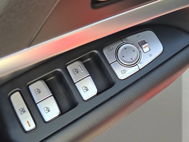 Used 2021 Red Genesis 2.0T image 18