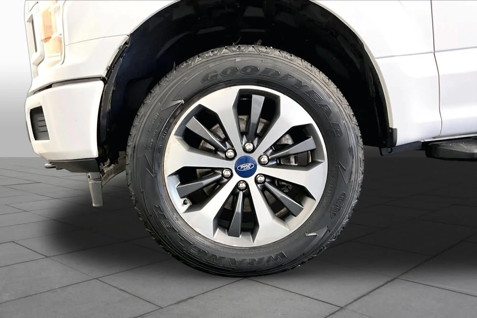 Used 2020 Oxford White Ford XL image 11