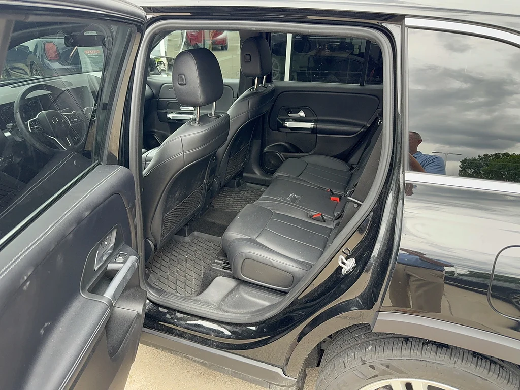 Used 2020 Cosmos Black Metallic Mercedes-Benz GLB 250 4MATIC® image 6