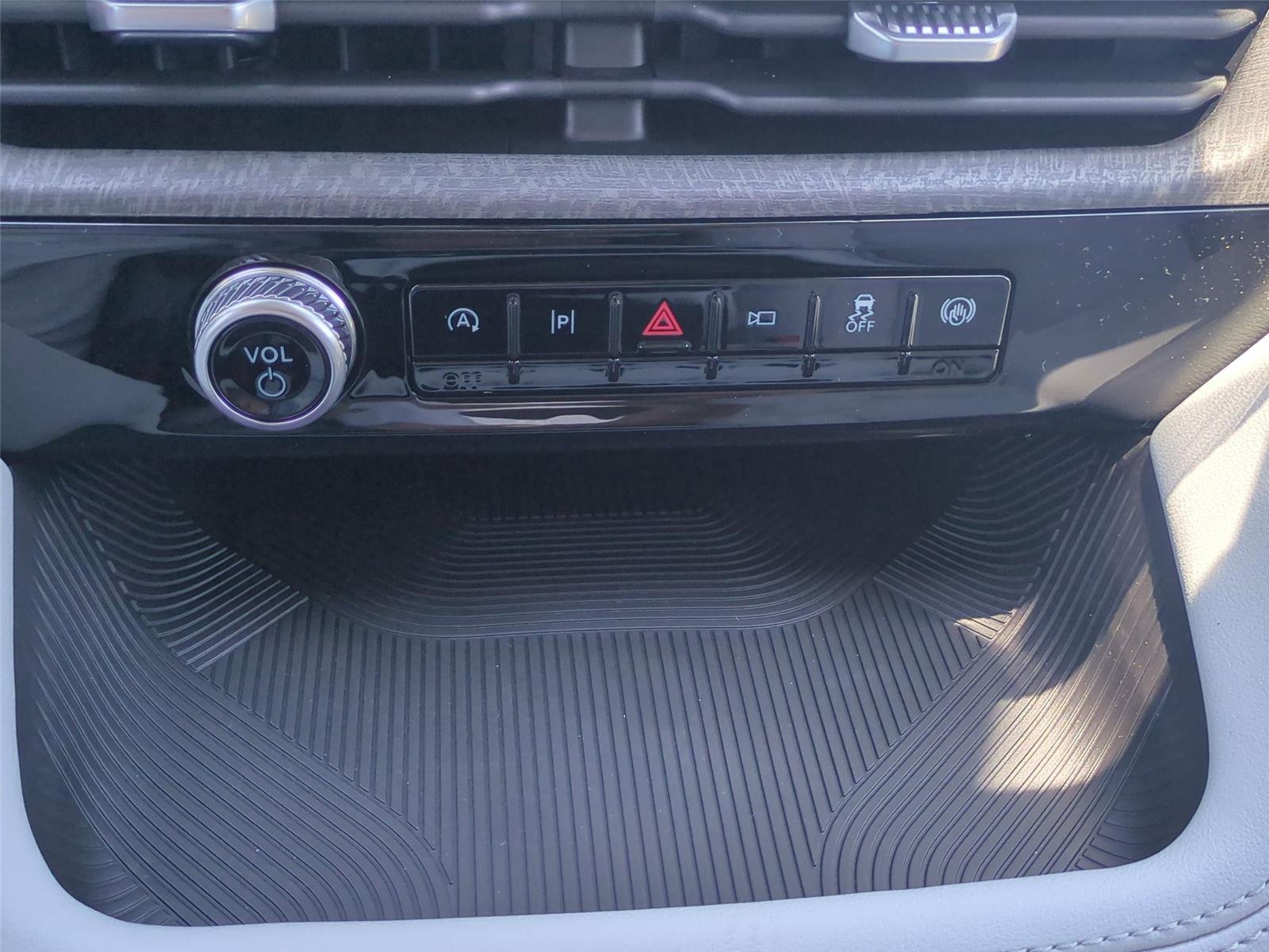 New 2026 Carbonized Gray Metallic Ford Platinum™ image 28