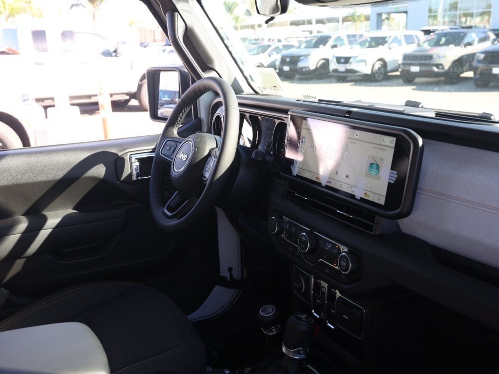 New 2026 Bright White Clear-Coat Exterior Paint Jeep Sport S image 19