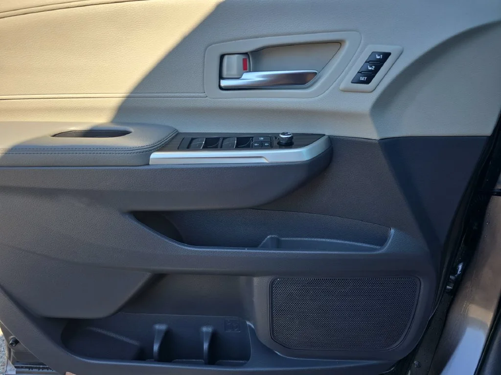 Used 2022 Gray Toyota Limited image 18
