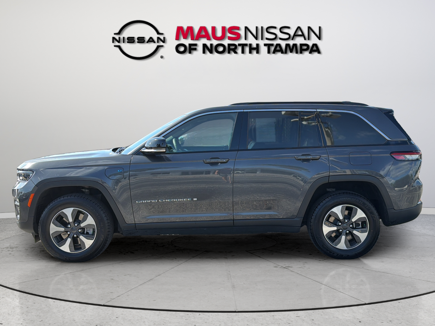 Used 2024 Gray Jeep 4xe image 6