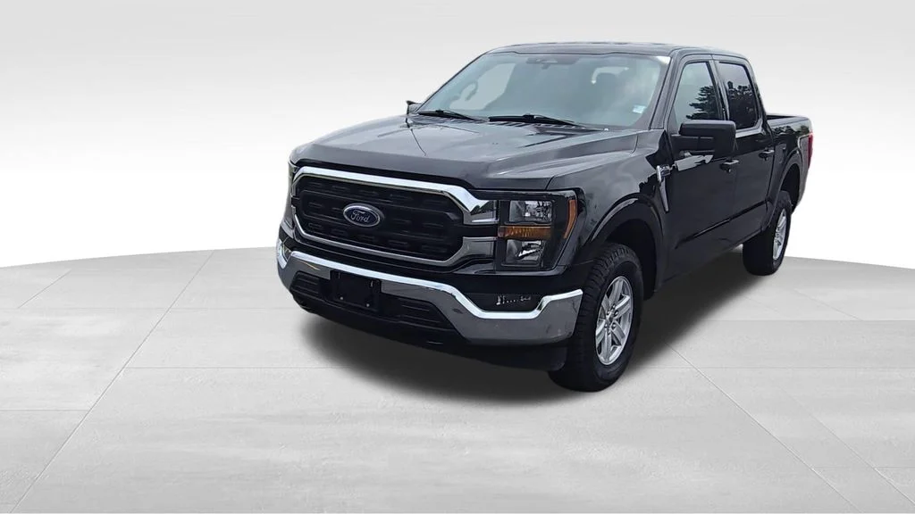Used 2023 Black Ford XLT image 3
