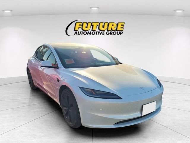 Used 2025  Tesla Long Range image 1