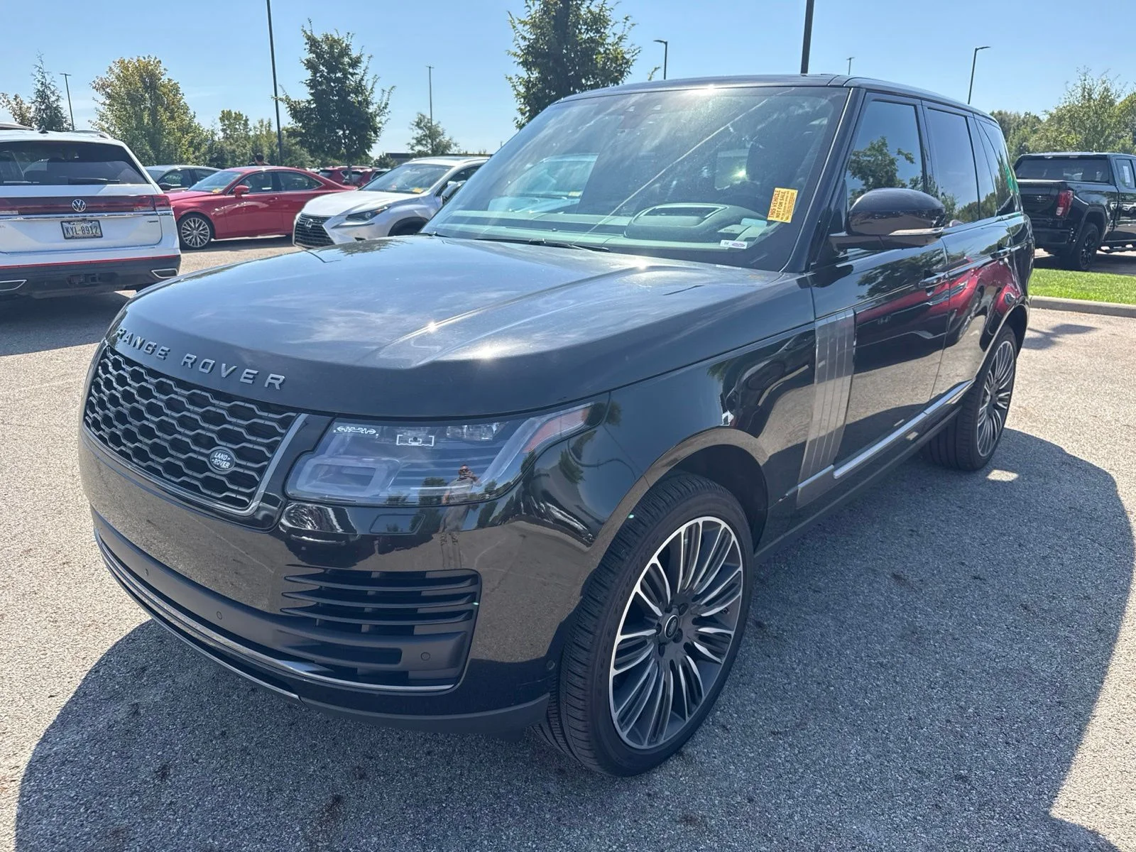 Used 2021 Black Land Rover  image 1