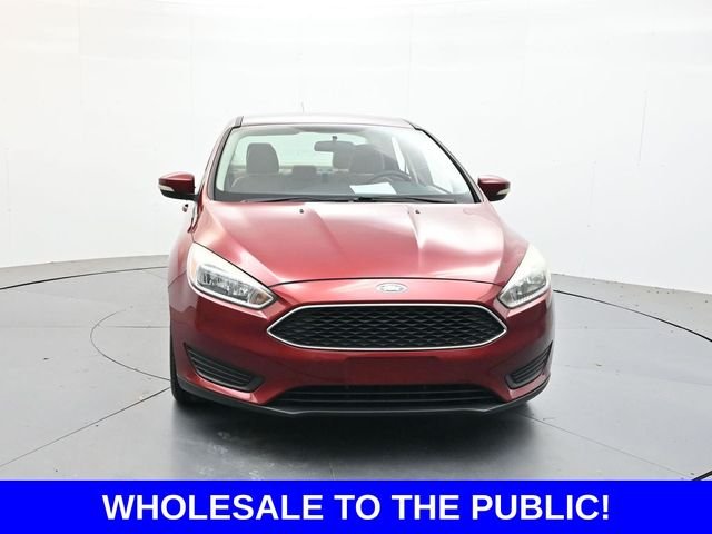 Used 2016 Red Ford SE image 2
