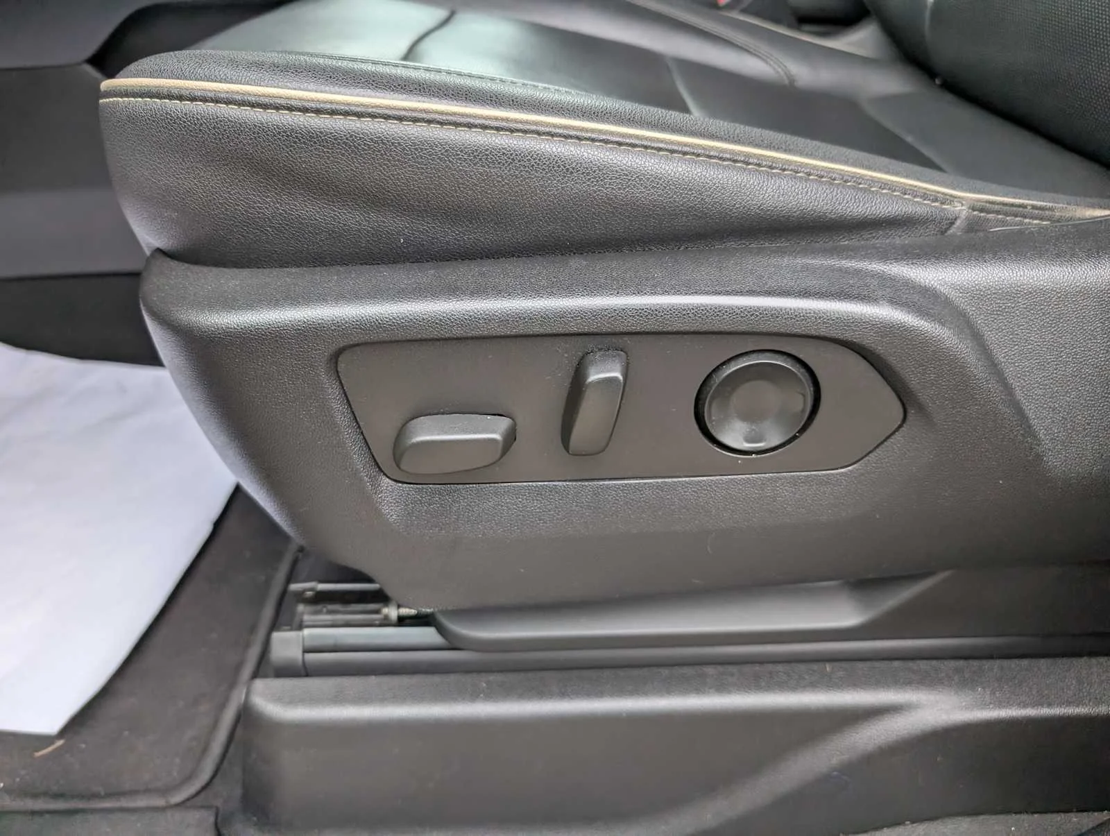 Used 2021 Black Chevrolet Premier image 39