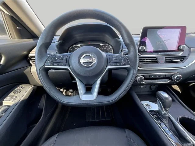 Used 2025 White Nissan 2.5 SV image 10