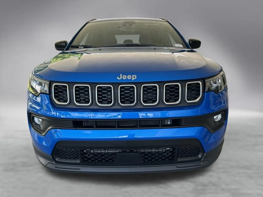 Used 2025 Blue Jeep Latitude image 13
