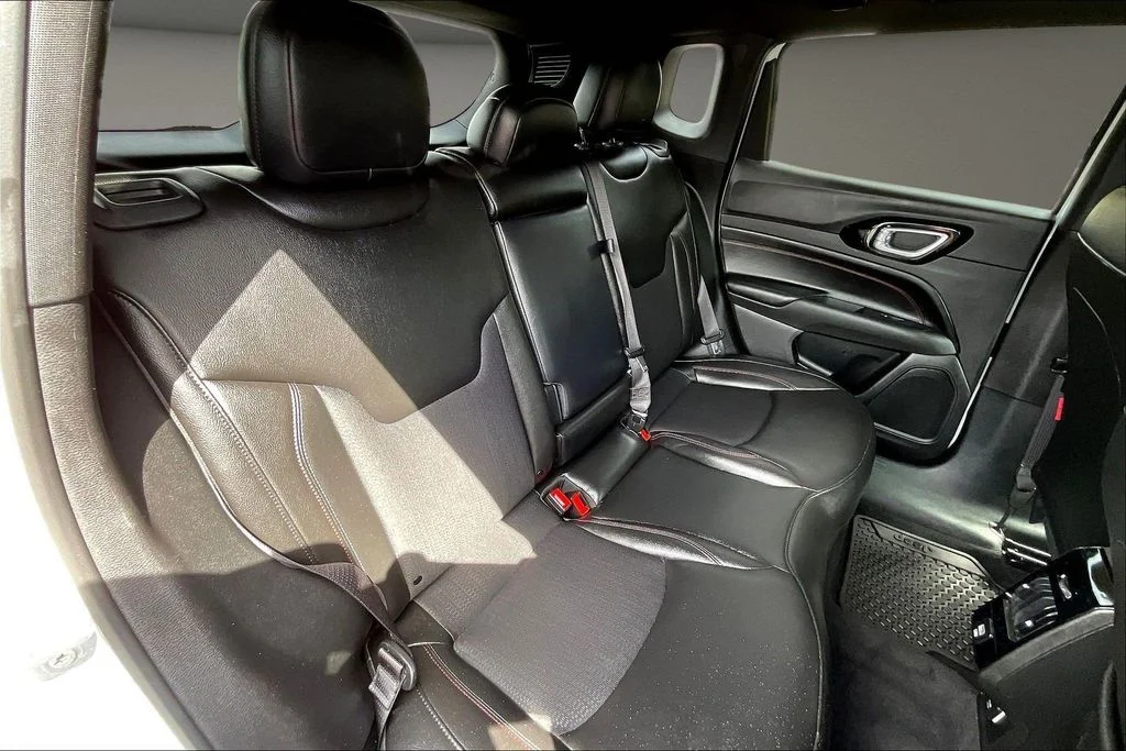 Used 2025 White Jeep Trailhawk image 28