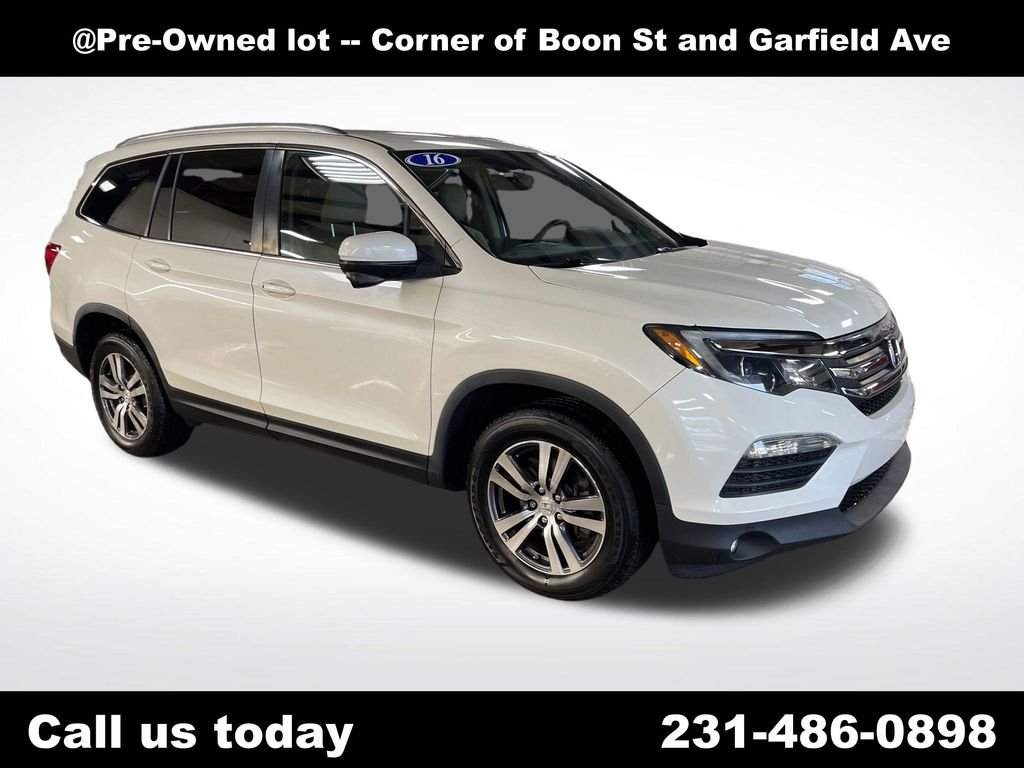 Used 2016  Honda EX image 7