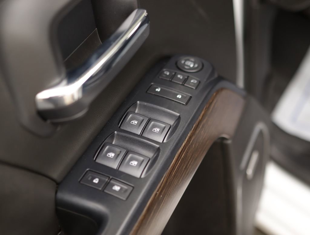 Used 2019 SUMMIT WHITE GMC Denali image 27