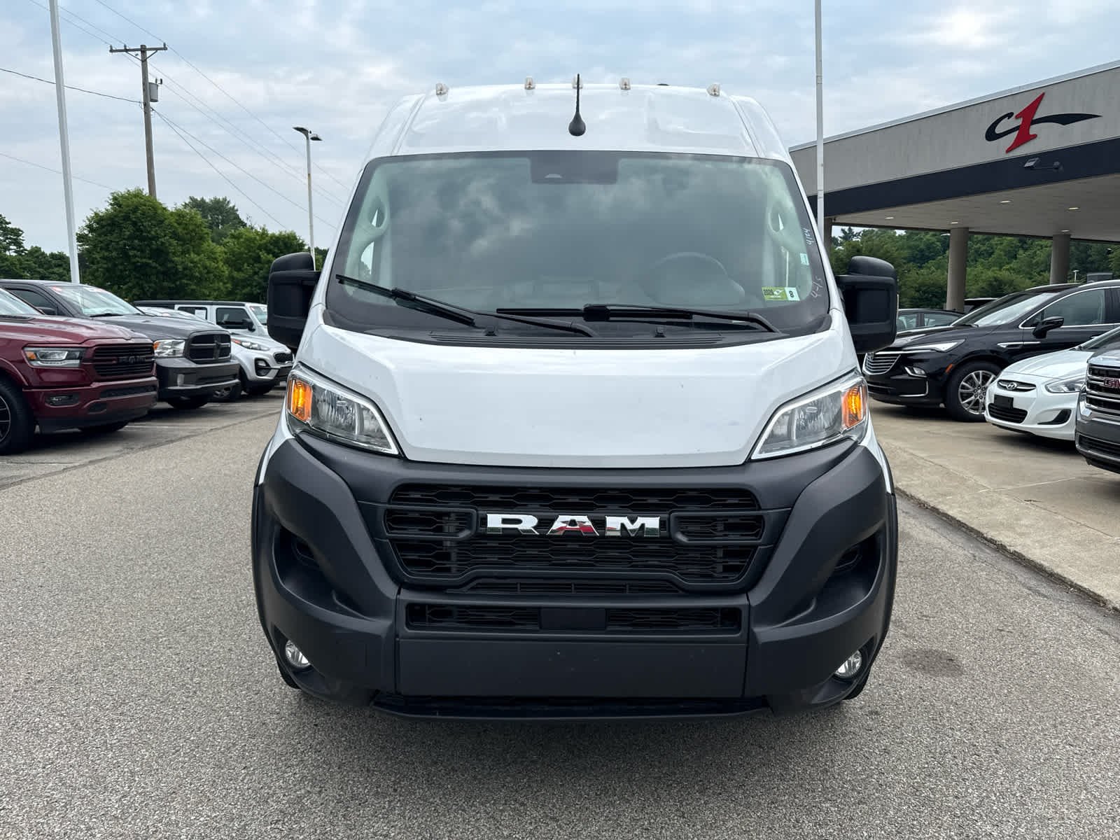 Used 2024 Whi/white Ram Tradesman image 2
