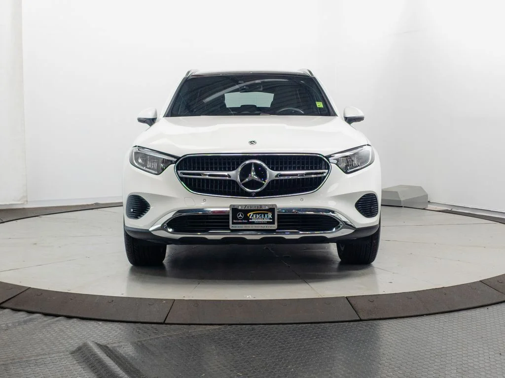 Certified Used 2026 Polar White Mercedes-Benz GLC 300 image 2