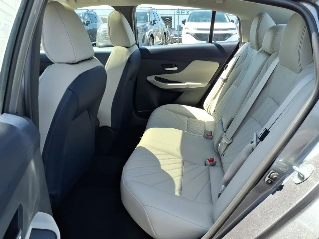 New 2026 Everest White Pearl TriCoat / Super Black Two-tone Nissan Platinum image 23