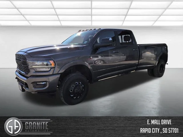 2022 RAM 3500 Limited 4X4 Crew Cab LWB's photo