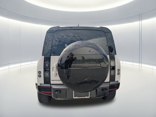 Used 2026 Gray Land Rover X-Dynamic SE image 4
