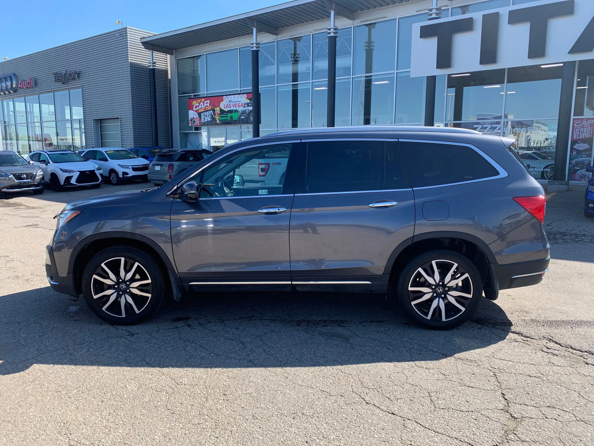 Certified Used 2021 Gray Honda Touring image 11