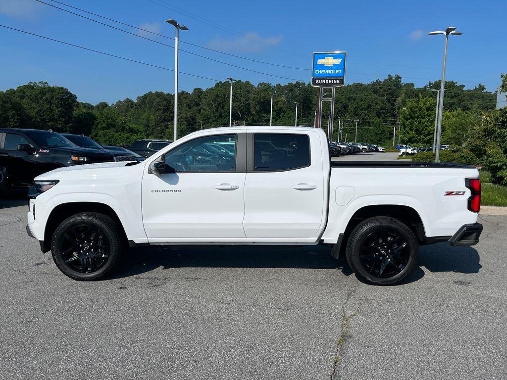 2025 Chevrolet Colorado Z71 - Photo 2