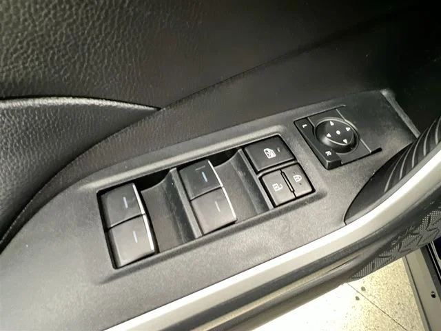 2024 Toyota RAV4 XLE - Photo 23