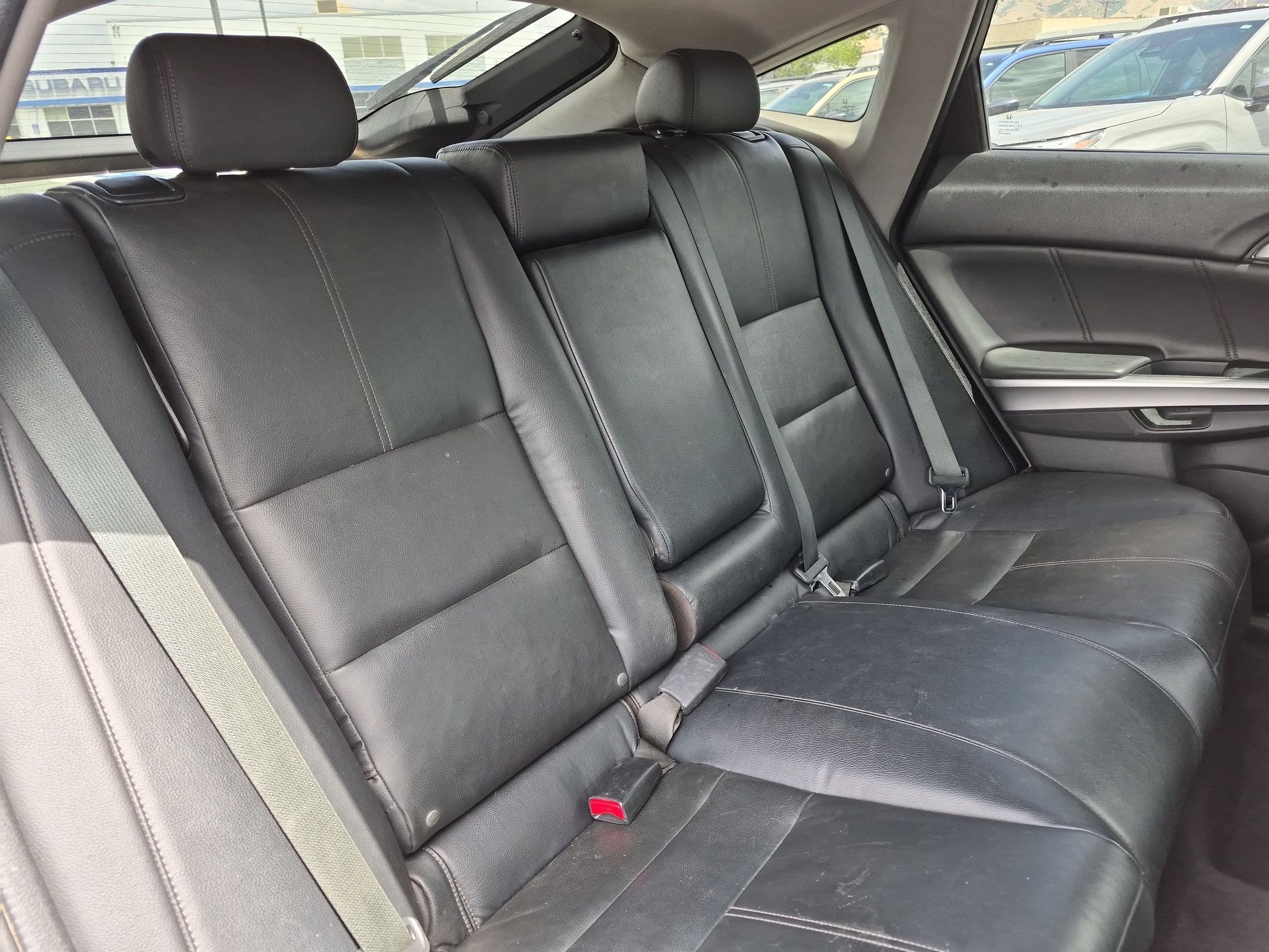 Used 2014 Silver Honda EX-L image 31