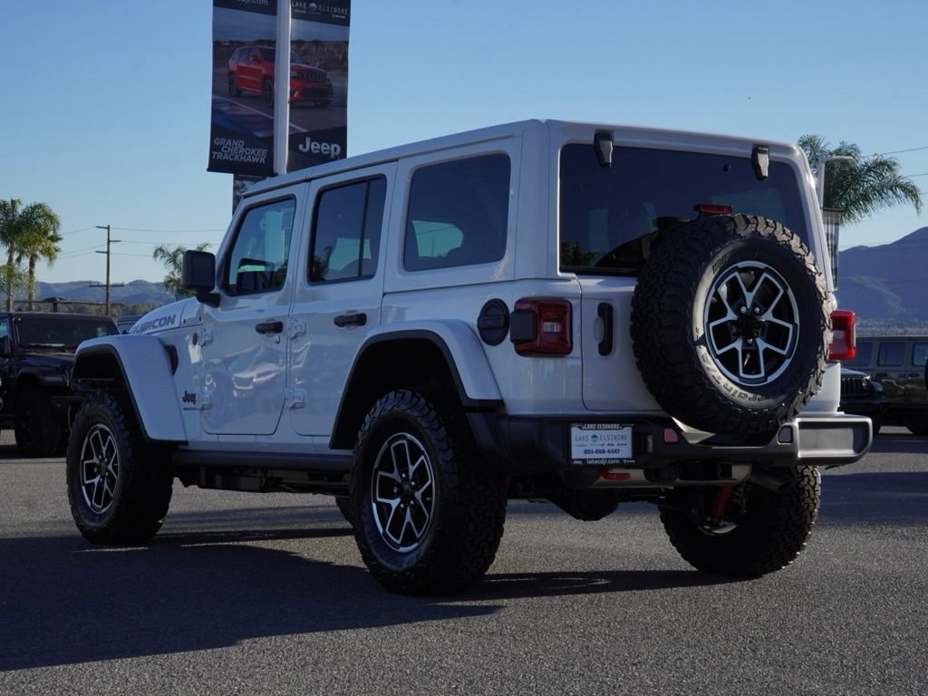New 2026 Bright White Clear-Coat Exterior Paint Jeep Rubicon image 5