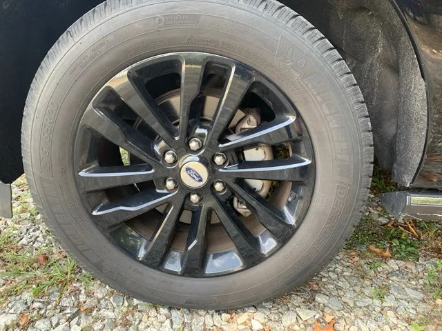 Used 2018 Shadow Black Ford Limited image 8