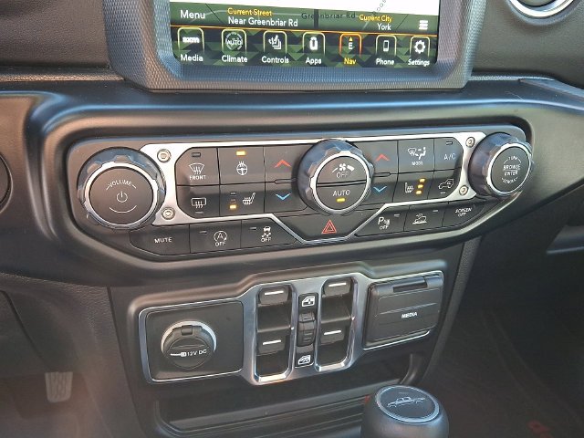 Used 2022 Green Jeep Overland image 15