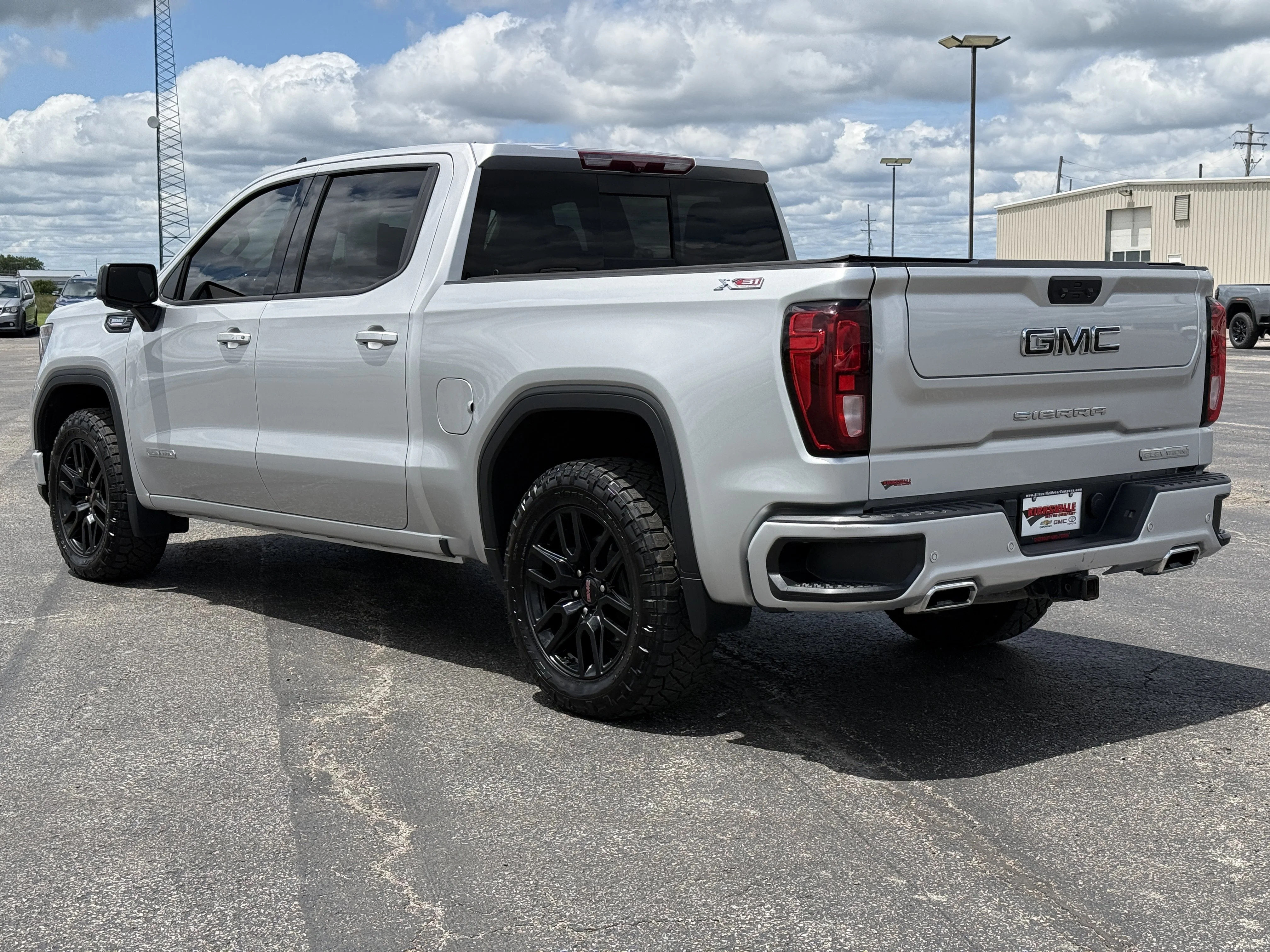 Certified Used 2022 Quicksilver Metallic GMC Elevation image 9