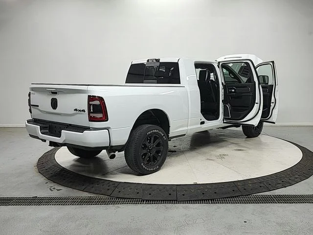 Used 2023 White Ram Laramie image 15