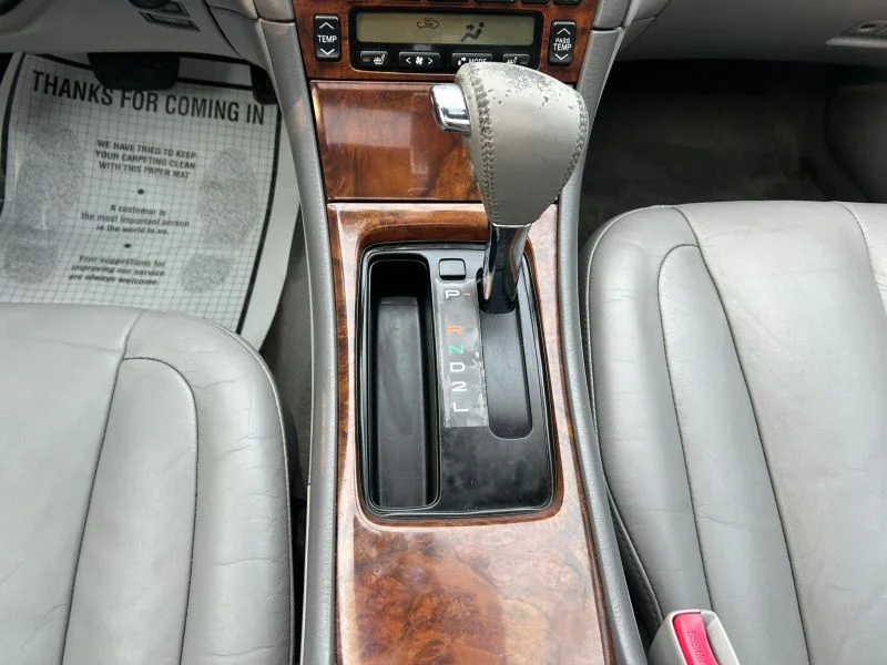 Used 2004 Gray Toyota XLS Sedan 4D image 42