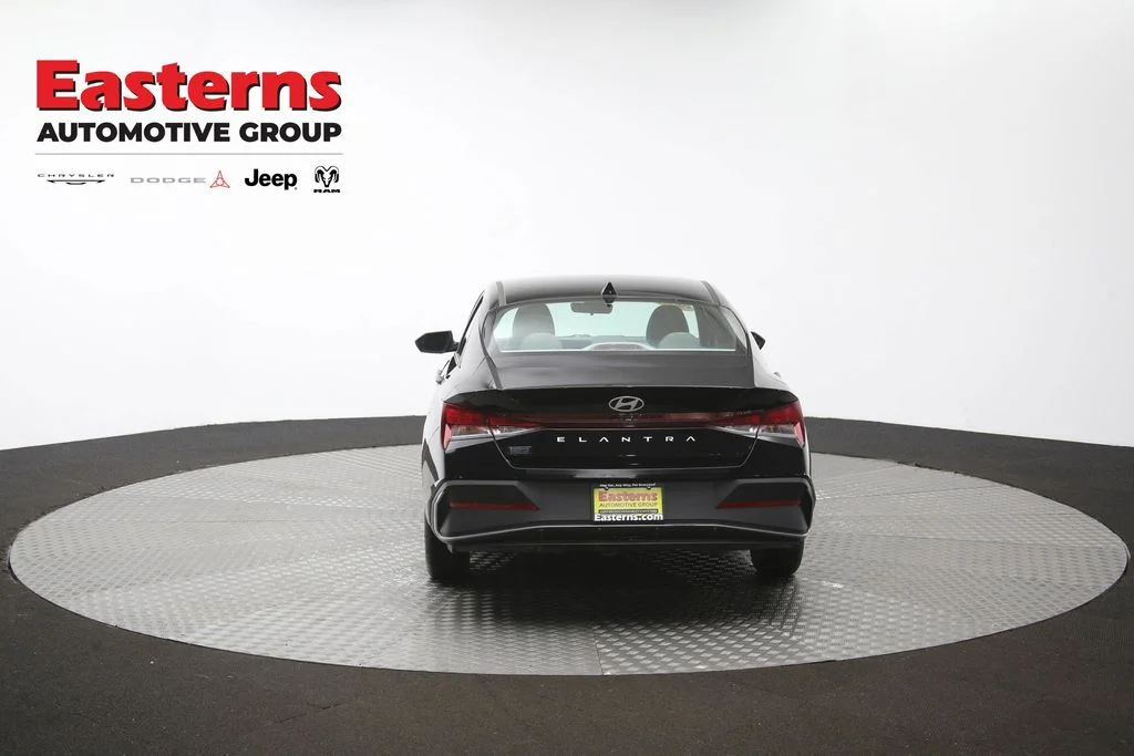 Used 2025 Black Hyundai SE image 34