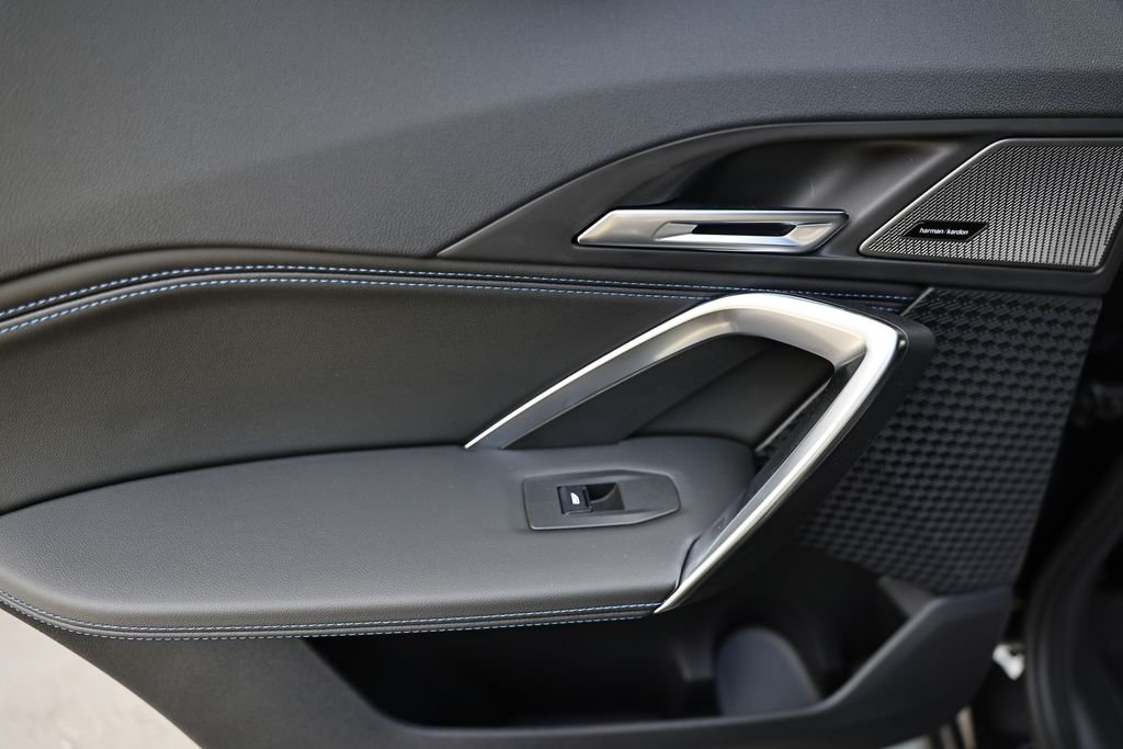 New 2026 Black Sapphire Metallic BMW xDrive28i image 23