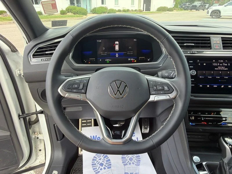 Used 2023 White Volkswagen 2.0T SE R-Line Black image 22