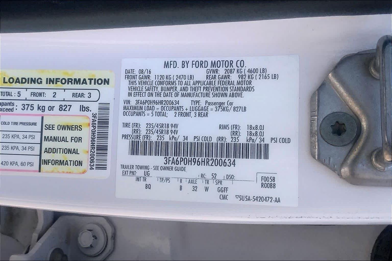 Used 2017 White Platinum Metallic Tri-Coat Ford SE image 32