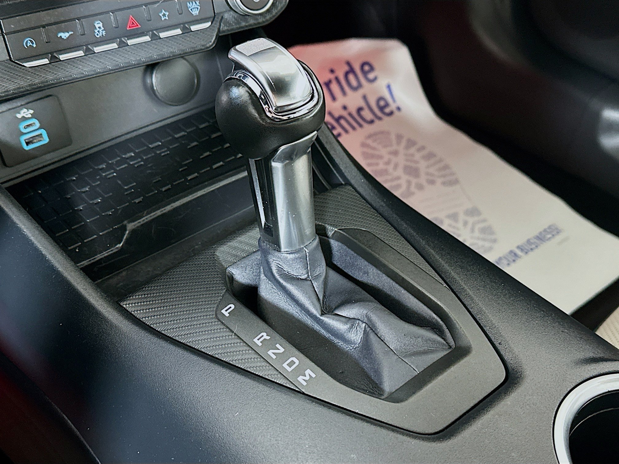 Used 2024 Gray Metallic Ford GT Premium image 17