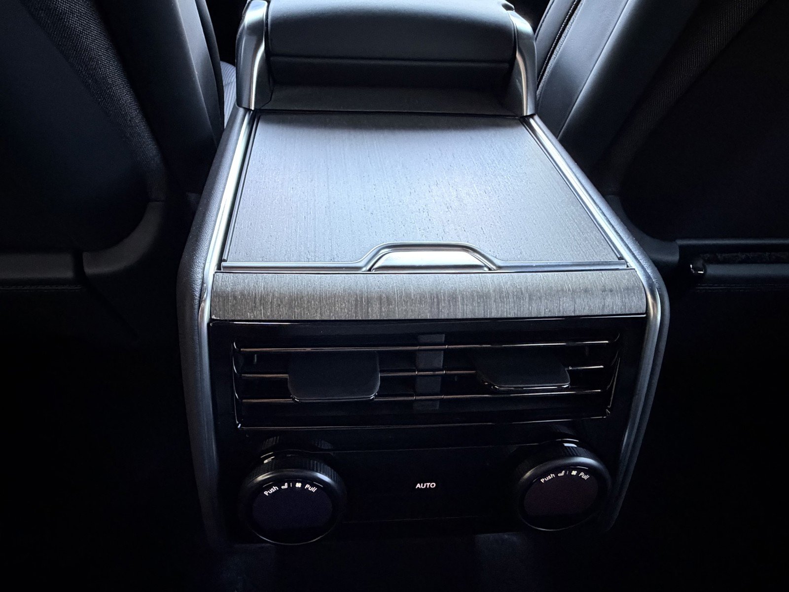New 2026 Ostuni Pearl White Land Rover SV image 27